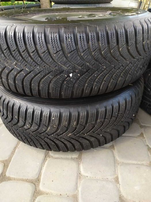 Шини зимові R 15 Hankook та Nokian разом із металевим диском