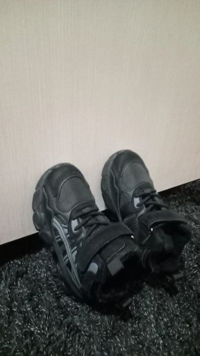 Детские на флисе кросовки