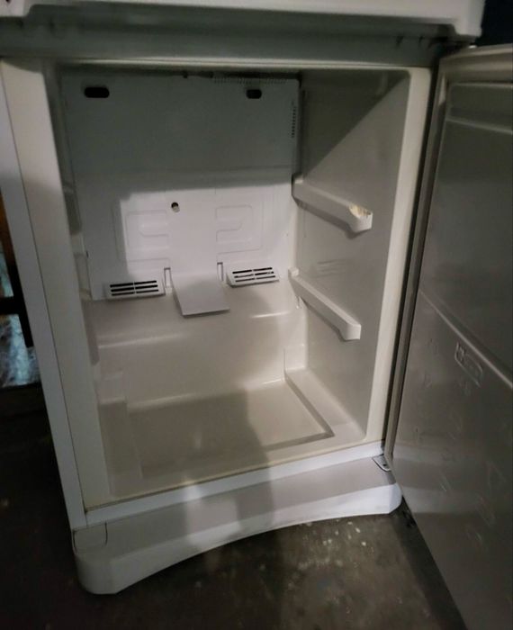 Холодильние Indesit no frost