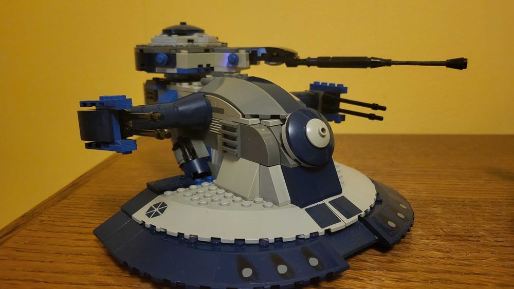 LEGO Star Wars ZESTAW 8018 Armored Assault Tank (AAT)