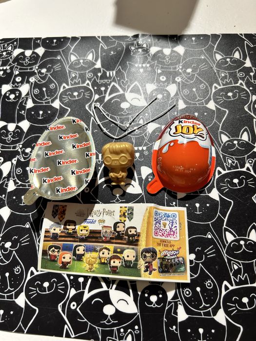Złota figurka Harry Potter Kinder Joy + kilka innych figurek