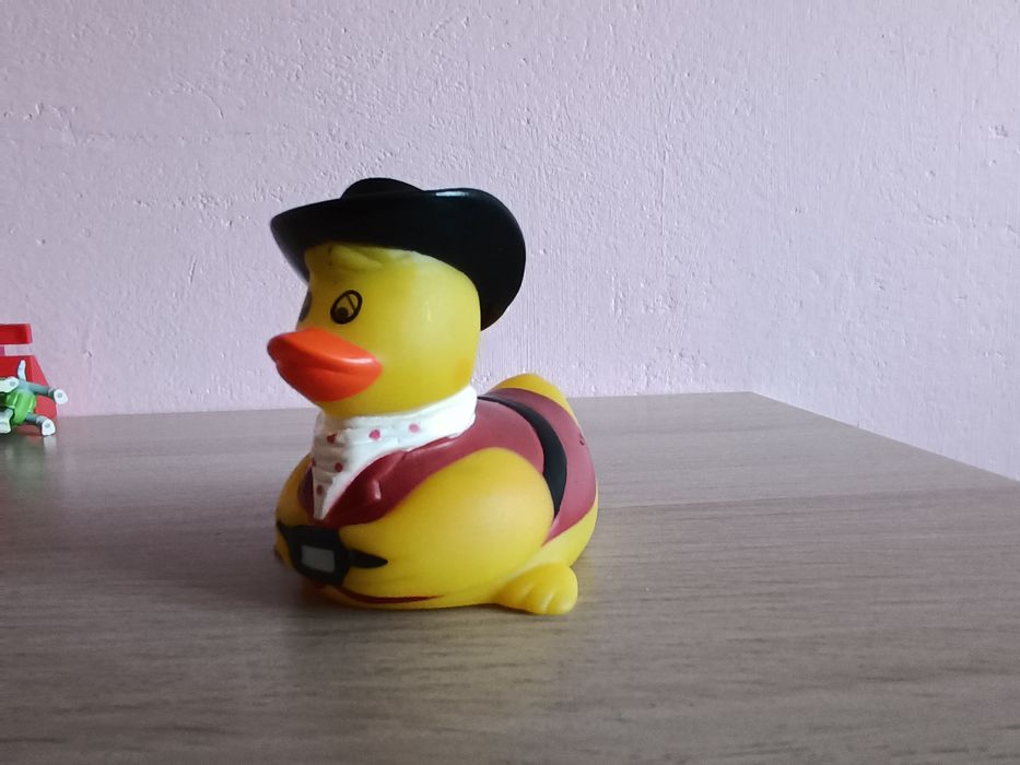 Gumowa kaczka kolekcjonerska kaczuszka kowboj