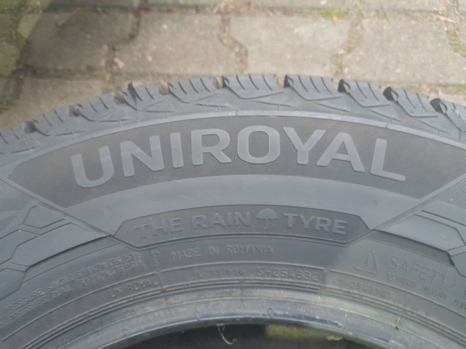 Opony zimowe Uniroyal Snow Max 3 215/70/15 109/107 R C ciężarowe