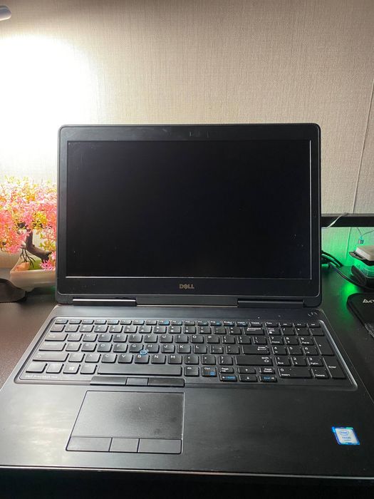 Ноутбук DELL Precision 7510 Xeon E3-1525M v5 16/256gb