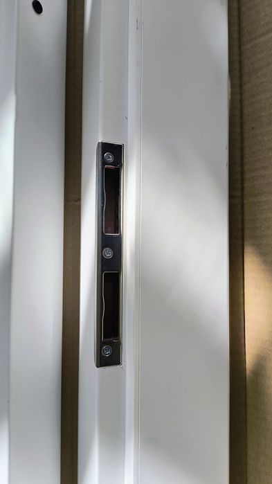 Ościeżnica regulowana 100-140. Prawa