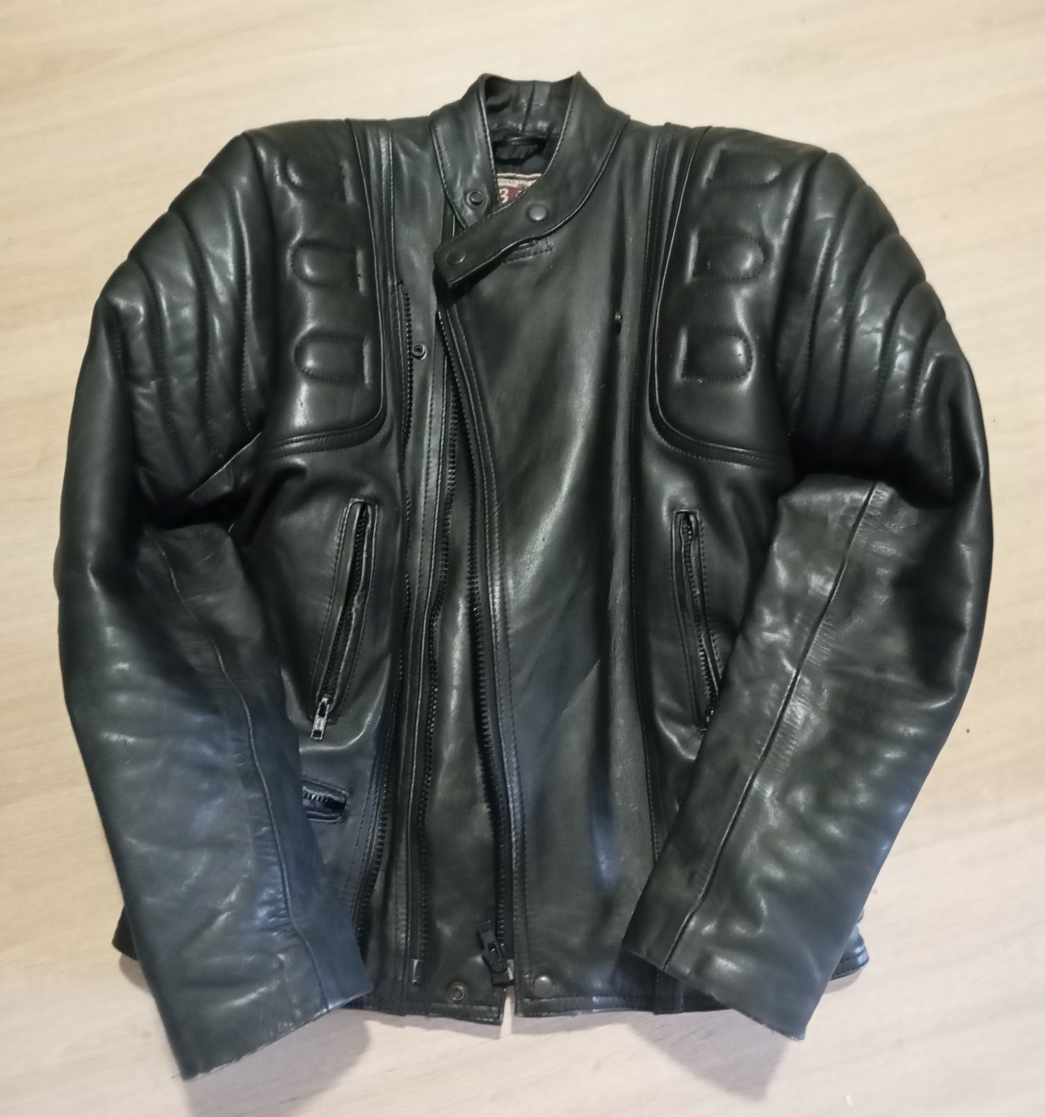 Casaco de couro motoqueiro