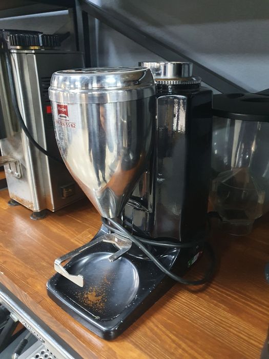 Кофемолка бункерная порционная Nuova Simonelli бу