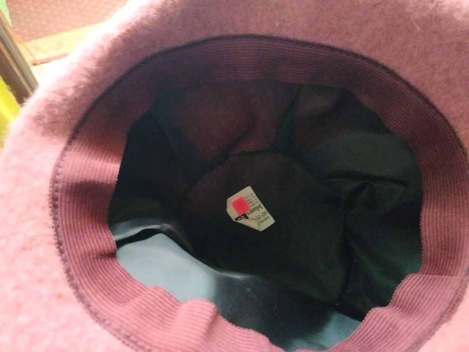 Kapelusz jesienny nowy 55 purpurowy