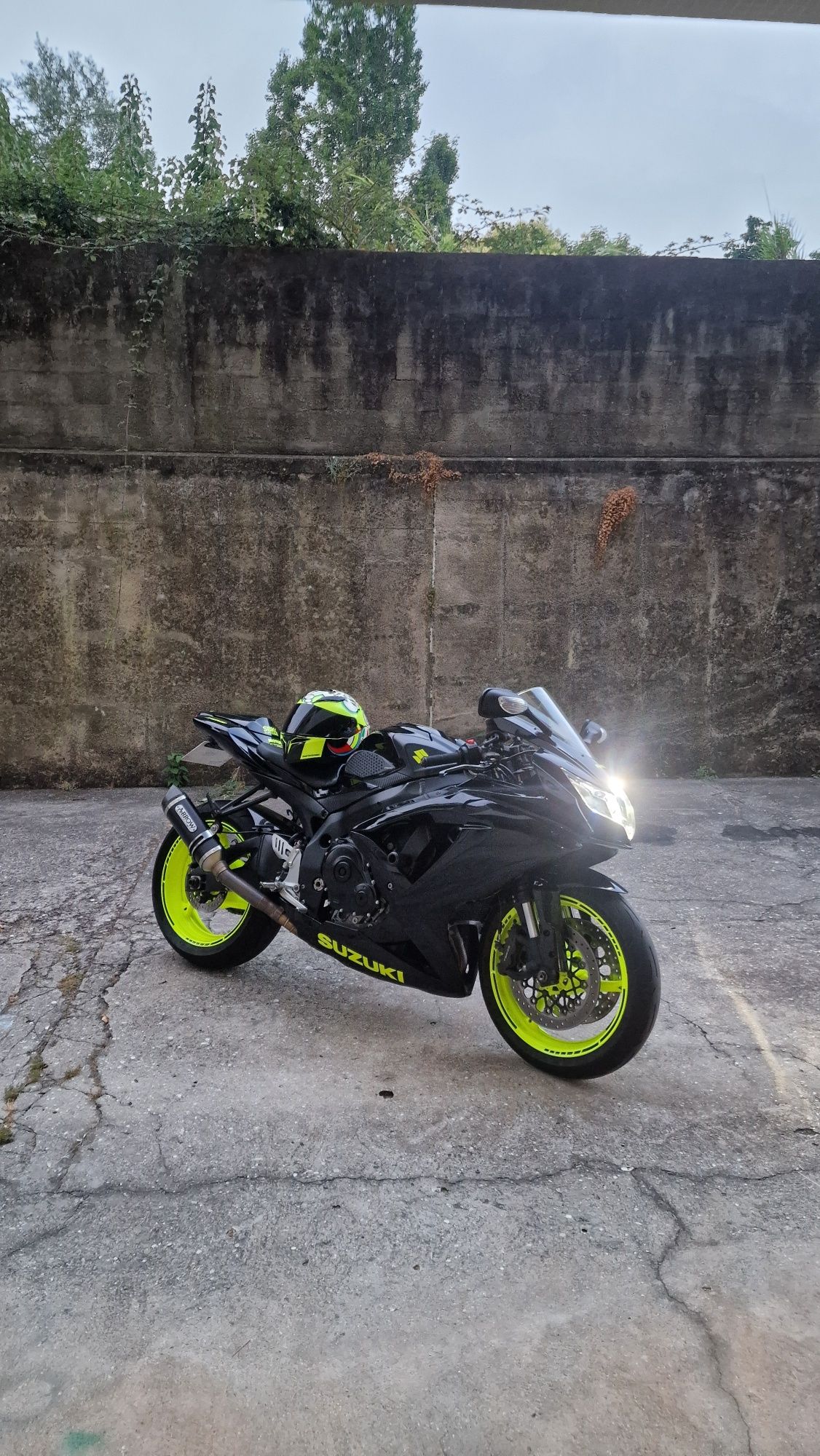 suzuki gsxr 750 k8