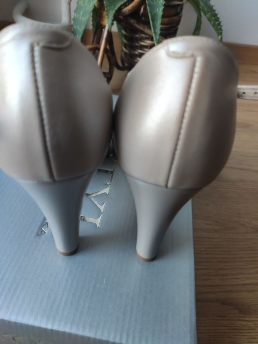 Nowe buty ślubne taneczne pantofle czółenka z kokardkami Kotyl 37 perł