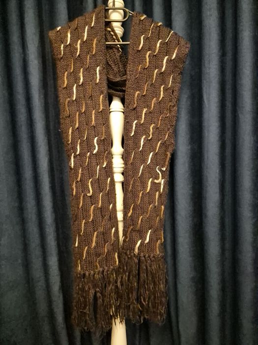 Szal w kolorze brązowym