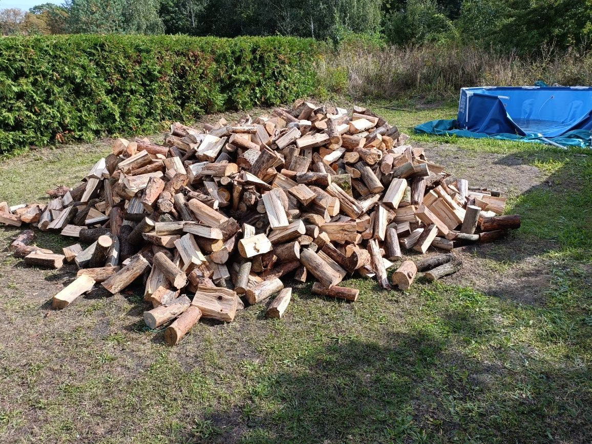 Drzewo opałowe sosnowe oraz kominkowe pocięte polupane suche sezonowan