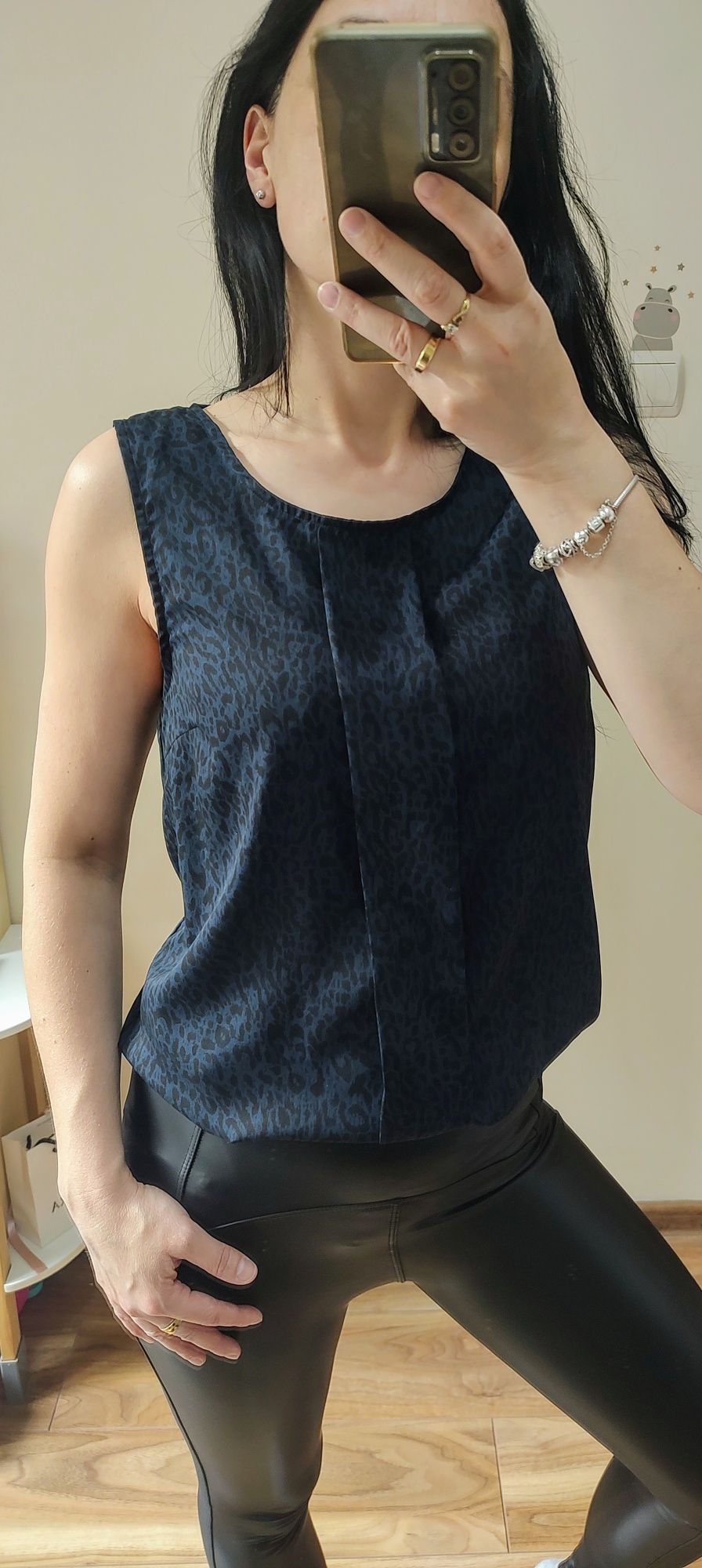 Granatowa bluzka na szerokich ramiączkach w panterkę Jacqueline M / 10
