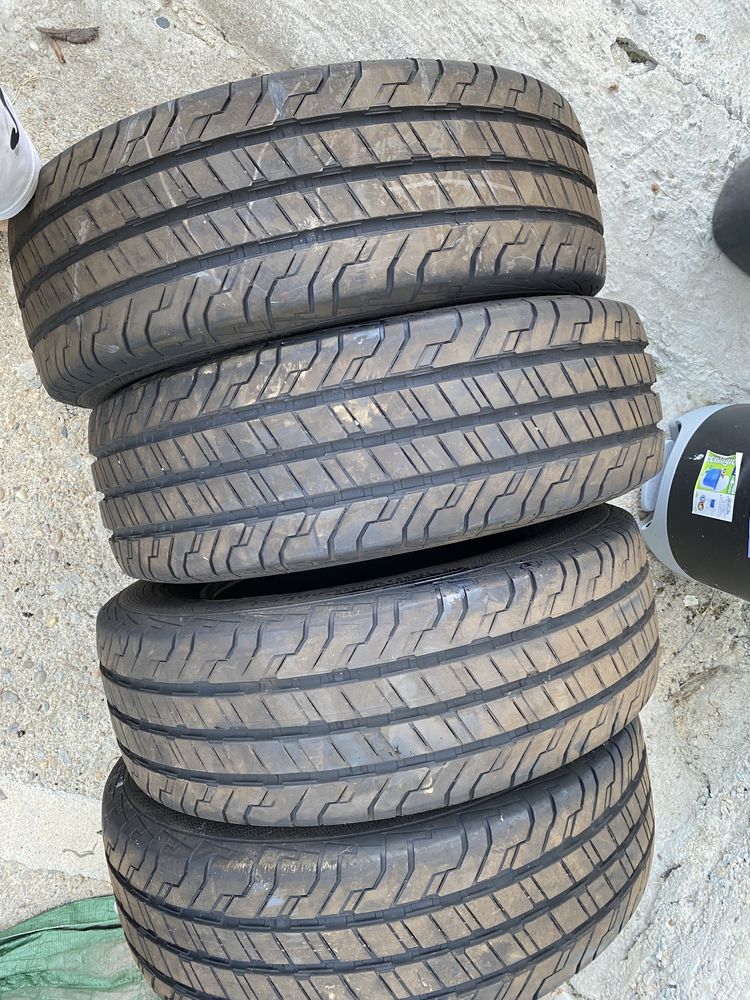 Pneus continental  novos  215/65 r16