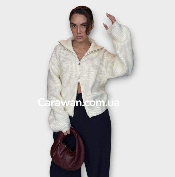 Жіноча  В'язана  Кофта