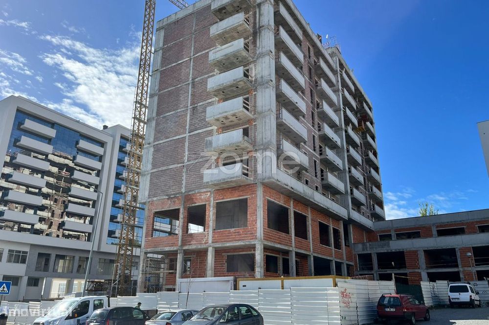 Apartamento Cobertura Duplex T1+1 - Junto ao Palácio do Gelo