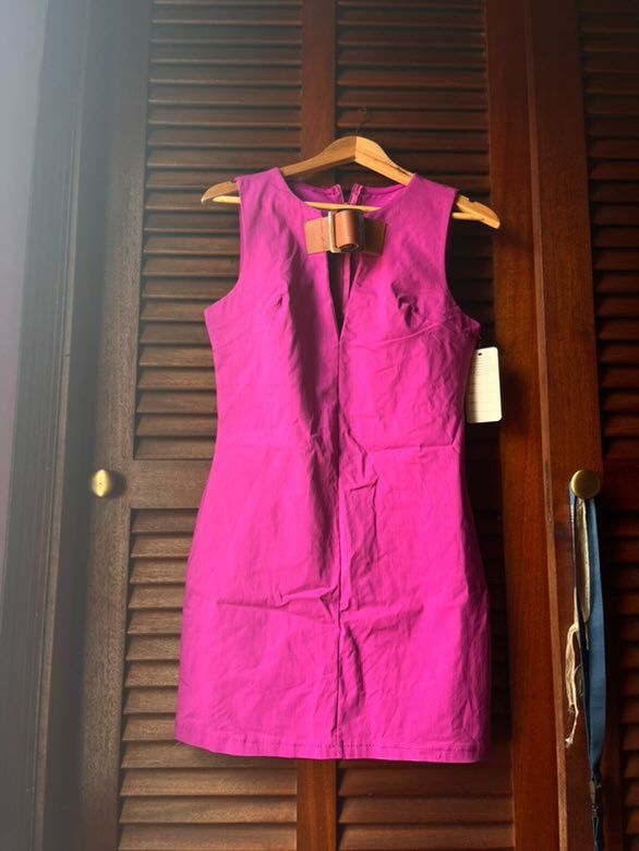 vestido cor de rosa