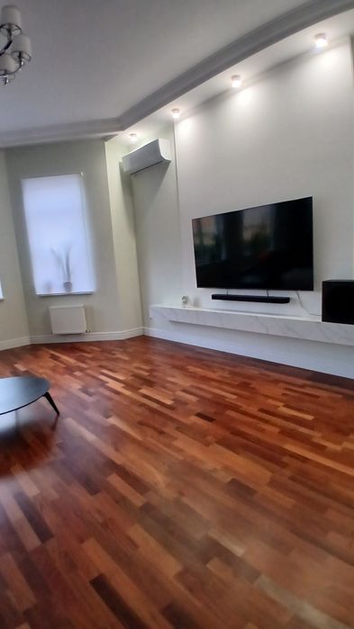 Власник. Продам будинок знаходиться технікою і меблями  в Ц-міському р