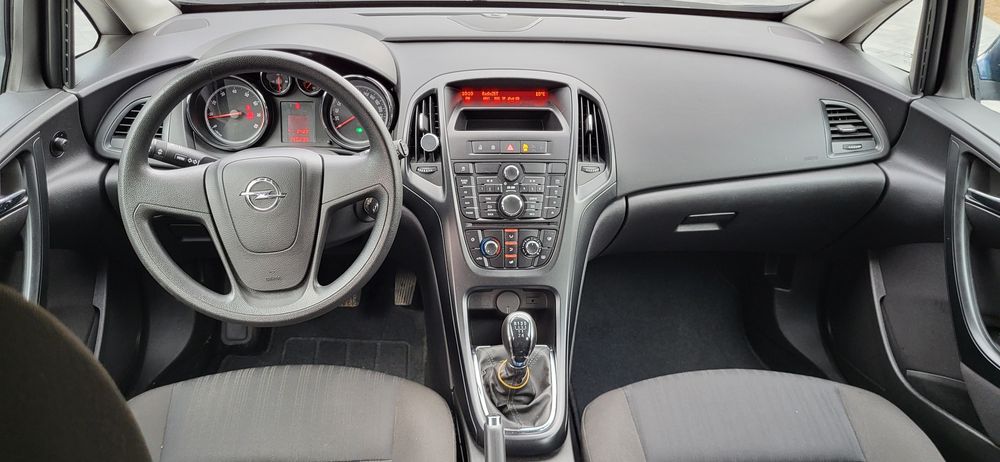 REZERWACJA Opel Astra benzyna