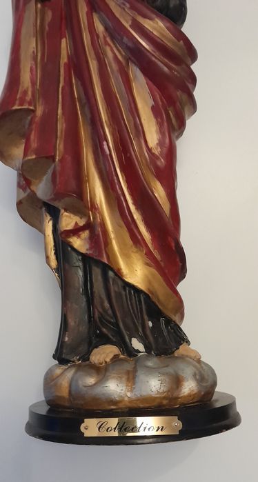 Crucifixo e Santo grande