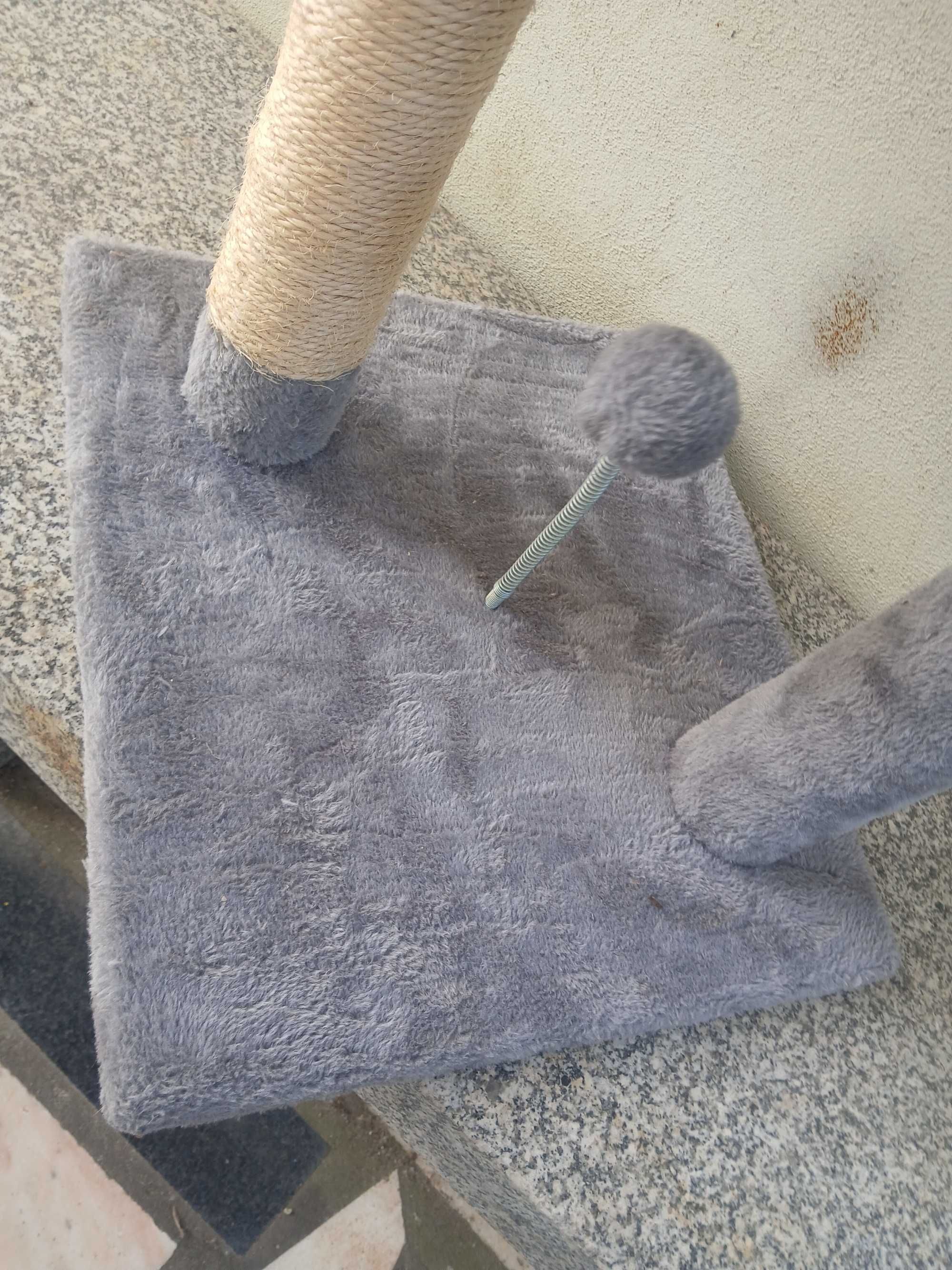 Arranhador pra gatos.