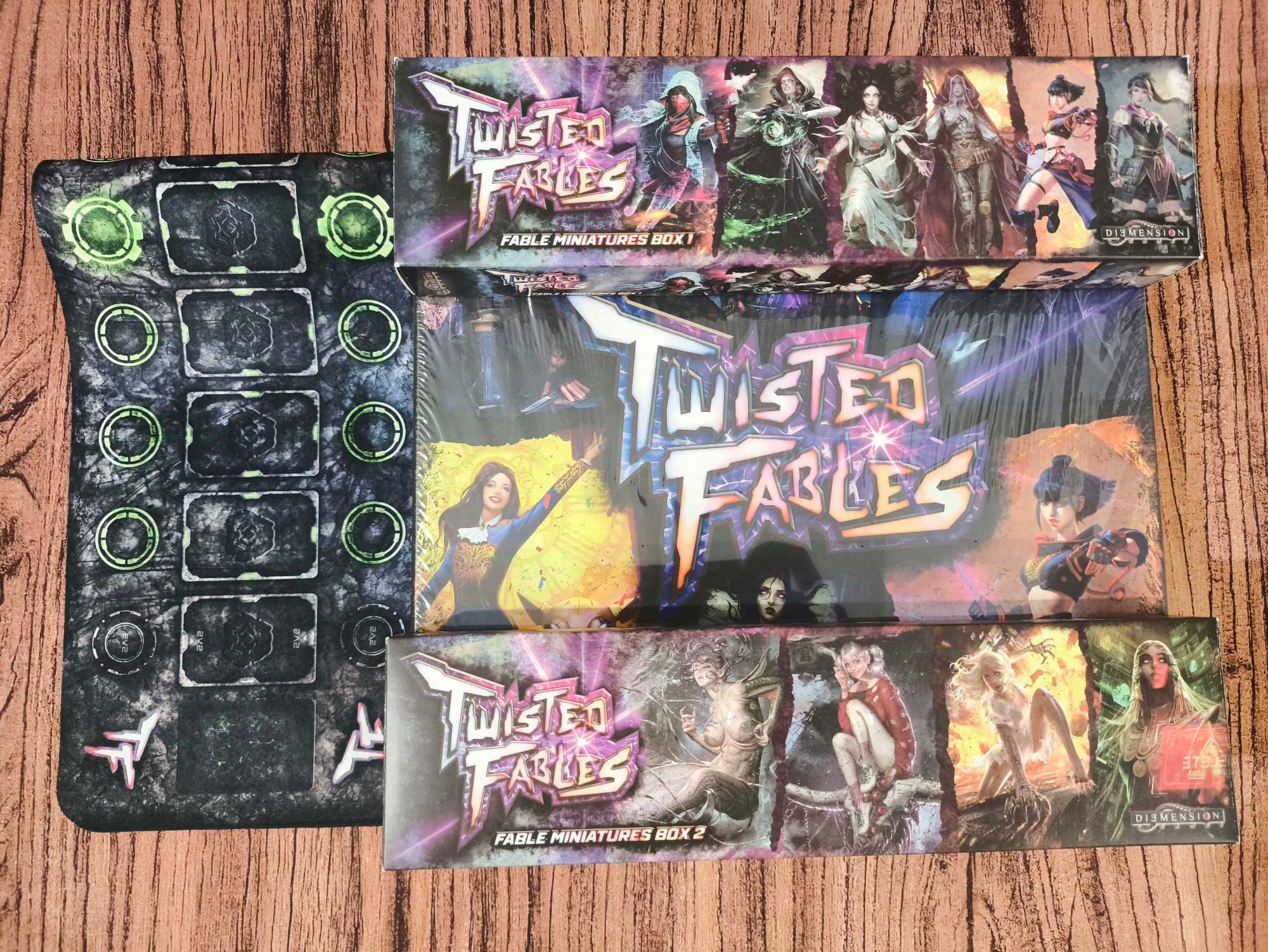 TWISTED FABLES, Miniatures Box 1+2, mata, figurki pomalowane, koszulki