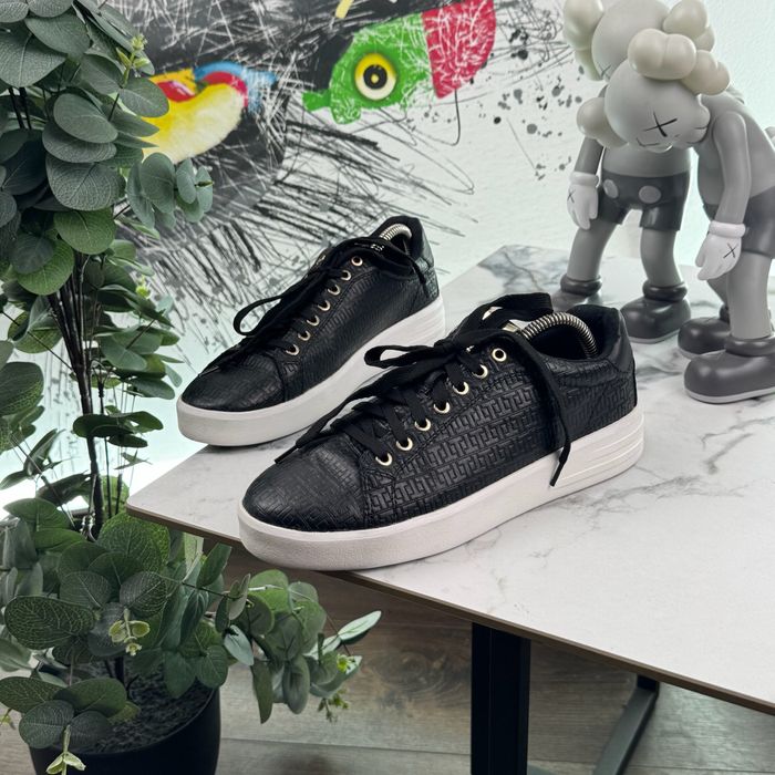 Кросівки шкіряні Tamaris 38 розмір Е5775