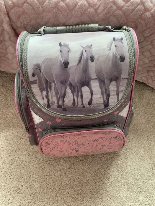 Plecak z koniami dla dziewczynki
