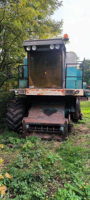 Продам Комбайн Лан