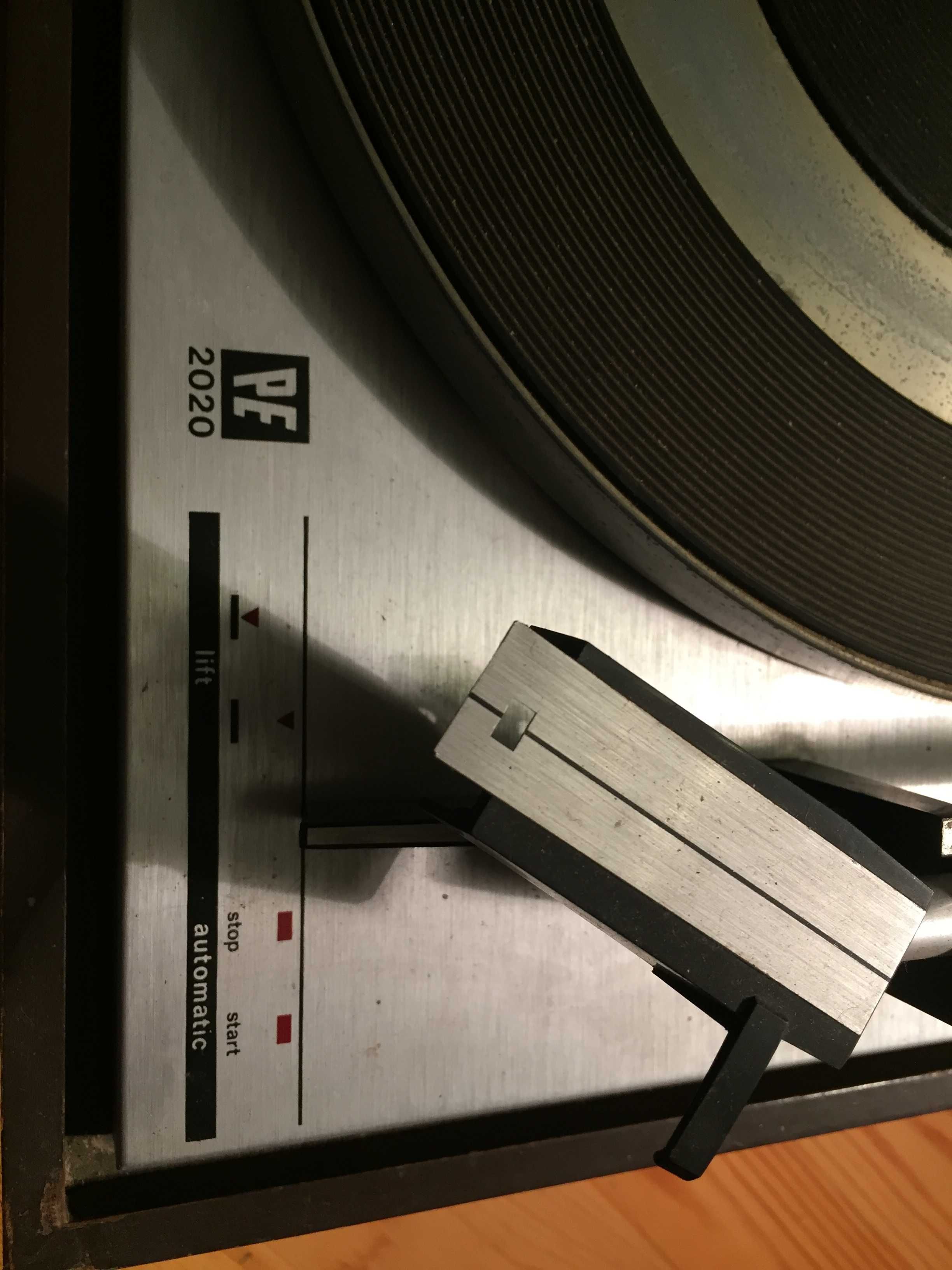 Gira-Discos Vintage Germany HI FI DIN 45500 — Para Arranjar