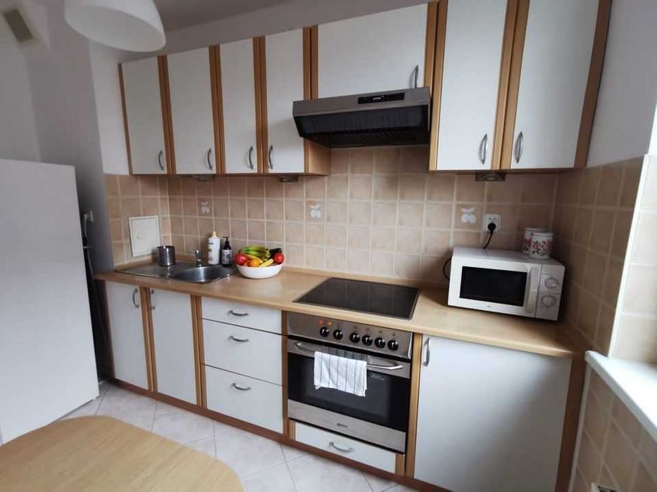 Pokój w dwupokojowym mieszkaniu obok placu Strzegomskiego