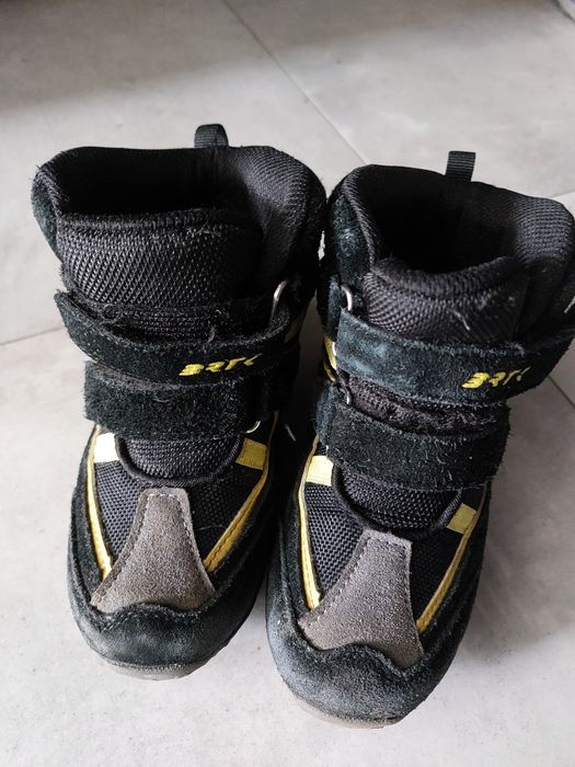 Sprzedam buty śniegowce zimowe Bartek r. 28