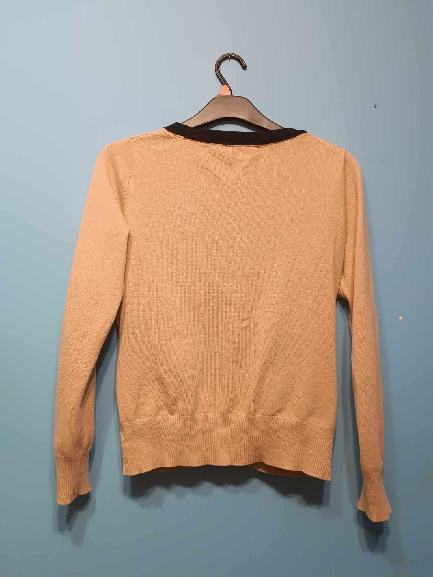 Piękny sweterek rozpinany z kieszeniami dekolt V - L/XL - "Top Secret"