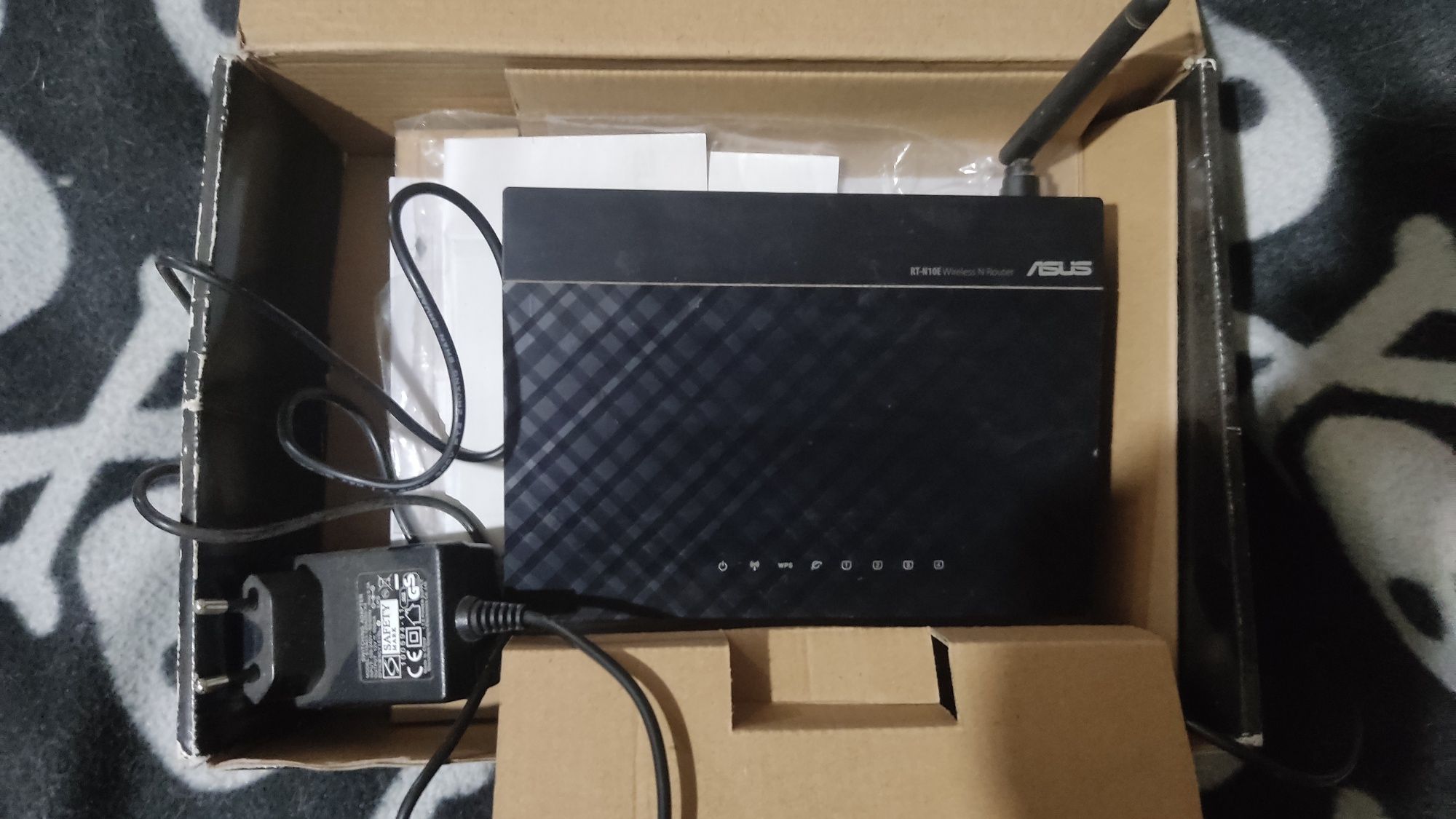 Роутери wi-fi, маршрутизатори, цілі,робочі на всі 100% +блок живлення!