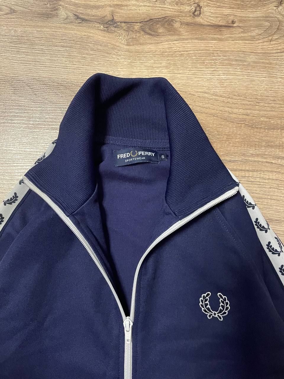 Олімпійка Fred Perry