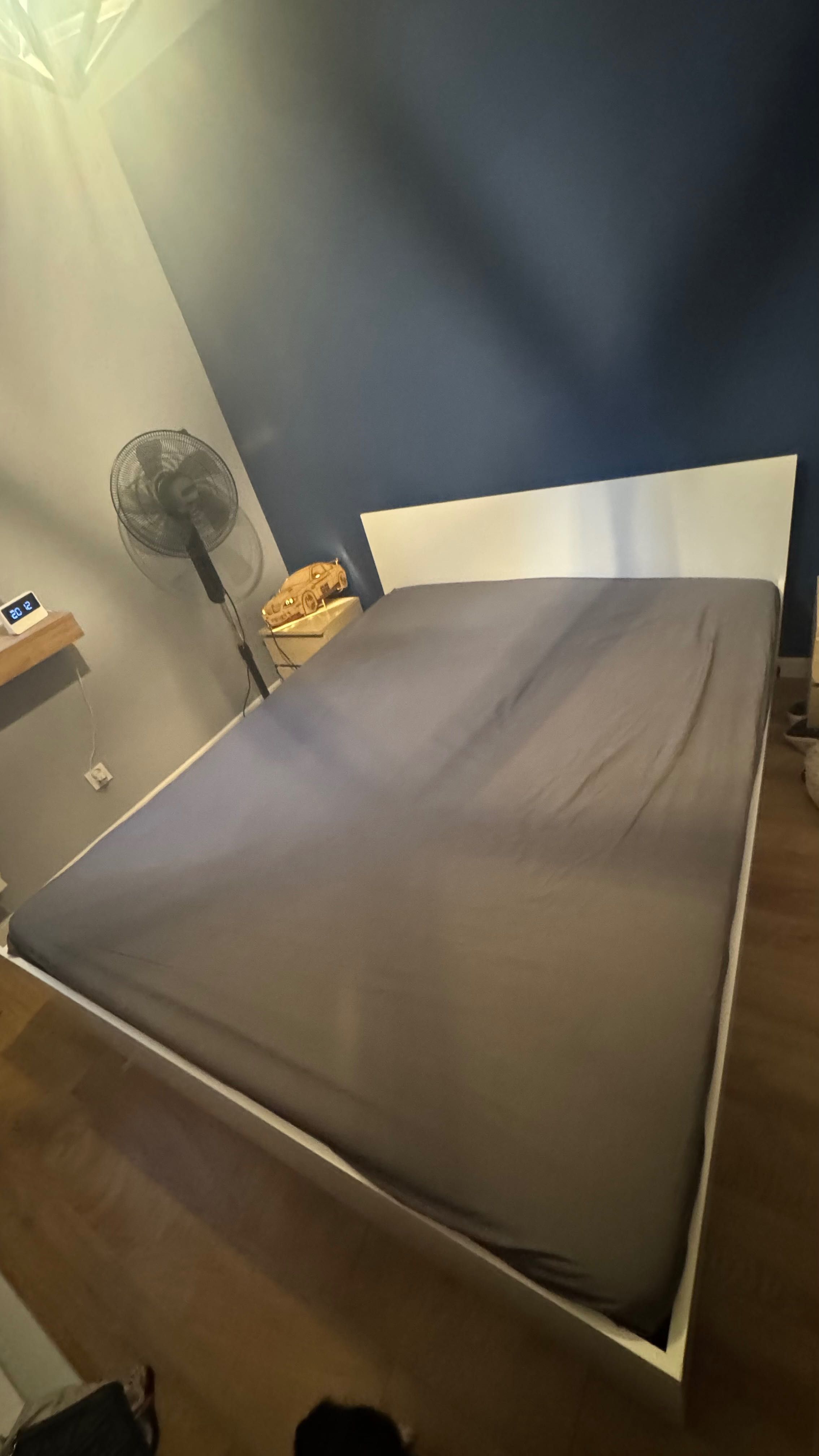 Łóżko białe z pojemnikiem  160x200