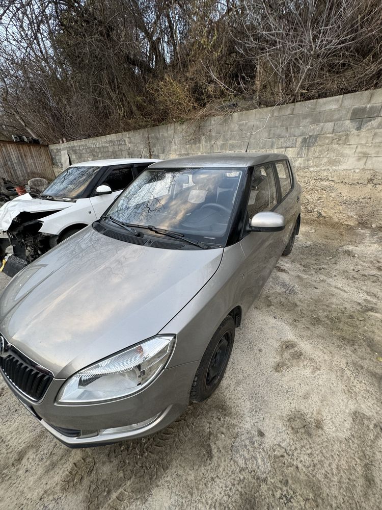 Оренда авто Fabia таксі кілометраж