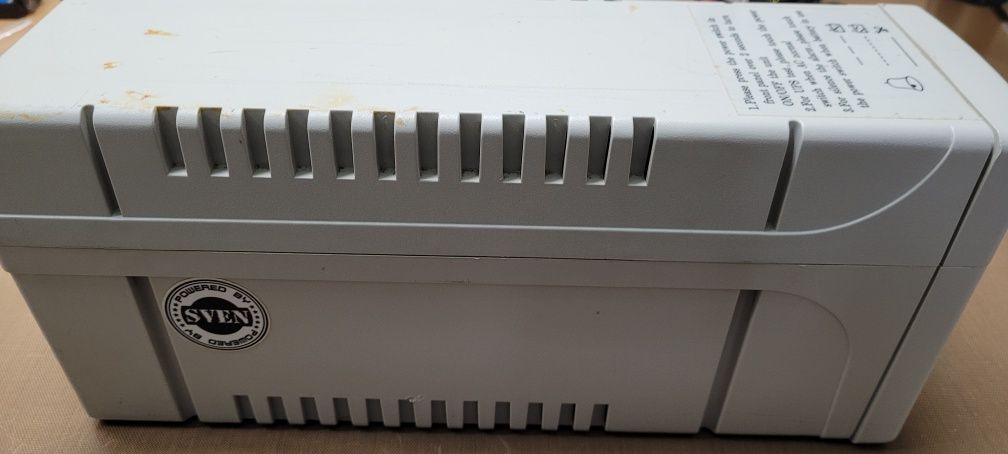 UPS бесперебойник powercom kin-525A