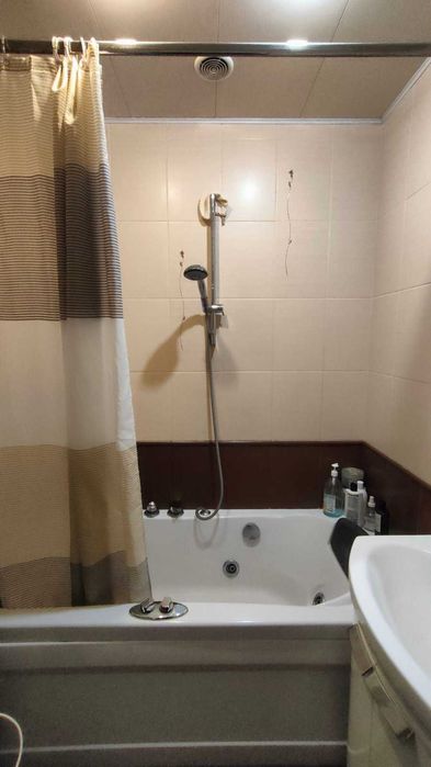 Продаж 2 кім.кв вул. Мазепи (початок), 3/9 цегла.