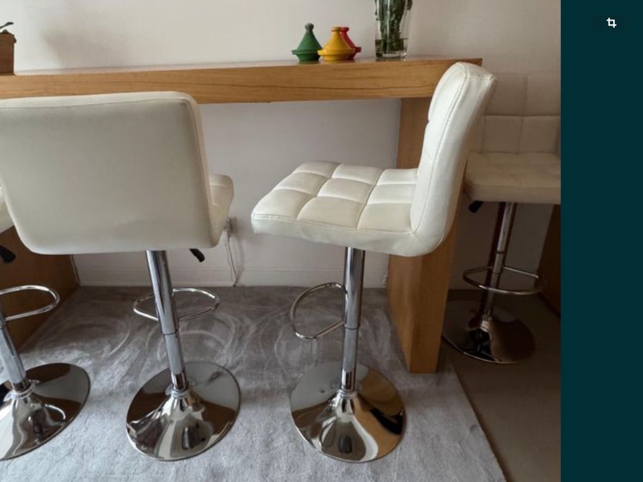 Mesa de cabeceira , mesa de apoio, sapateira , cadeira de palhinha