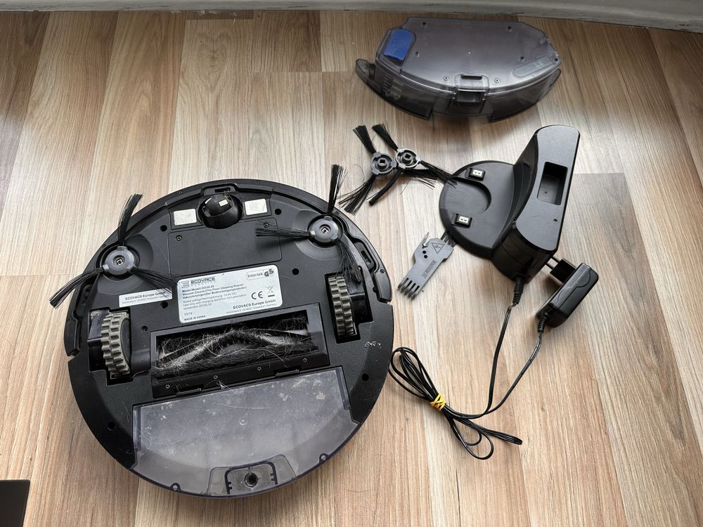 Продаю на деталі робот-пилосос Ecovacs DEEBOT