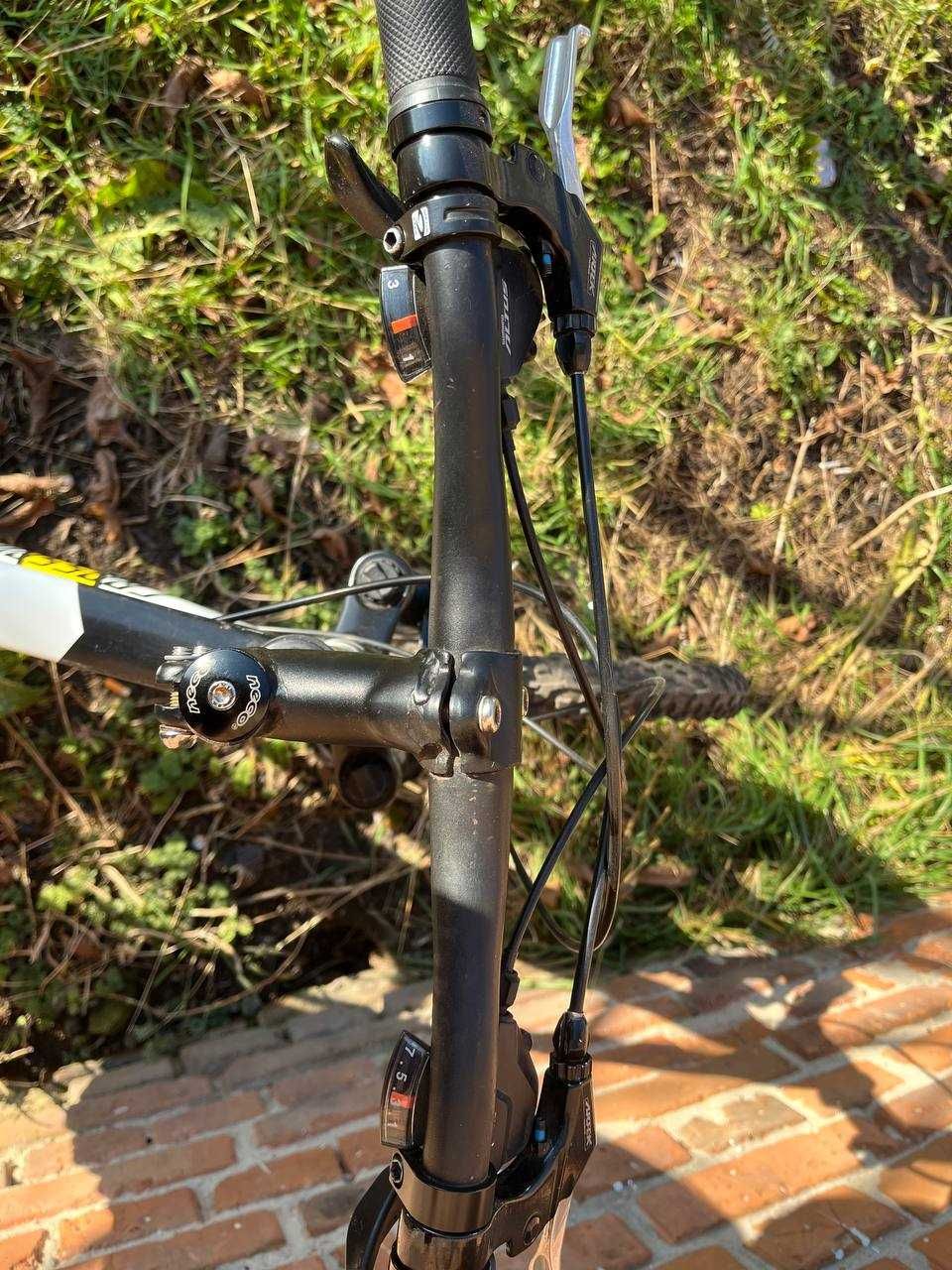 Велосипед Crossride 26" посилений вилкою Suntour XCM, перемикачі Altus