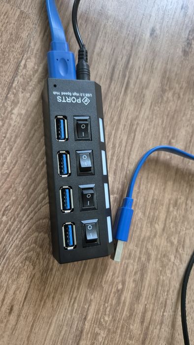 USB hub з додатковим живленням