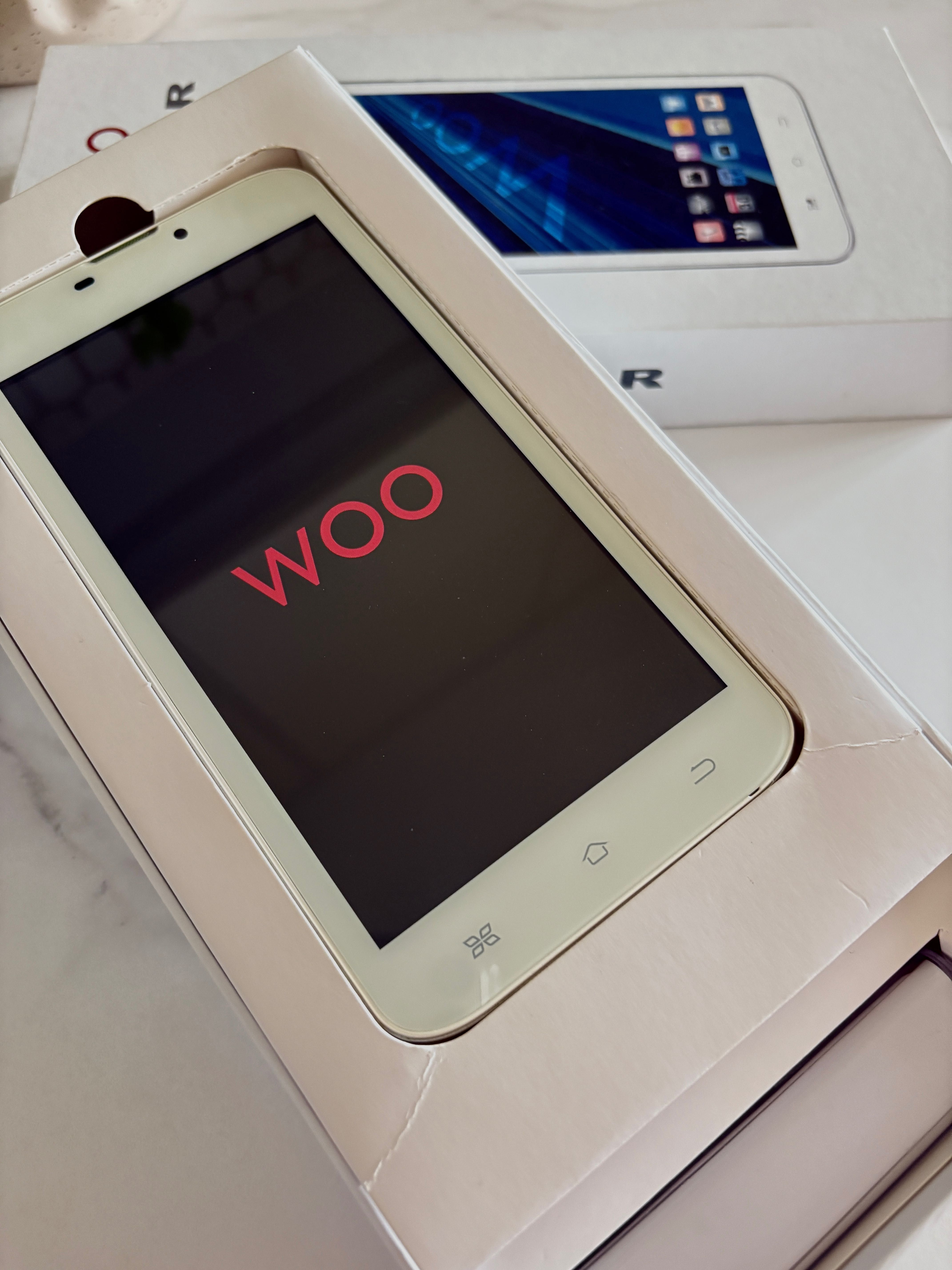 Phablet WOO QUASAR – 6 cali, Dual SIM, Android + Power Bank