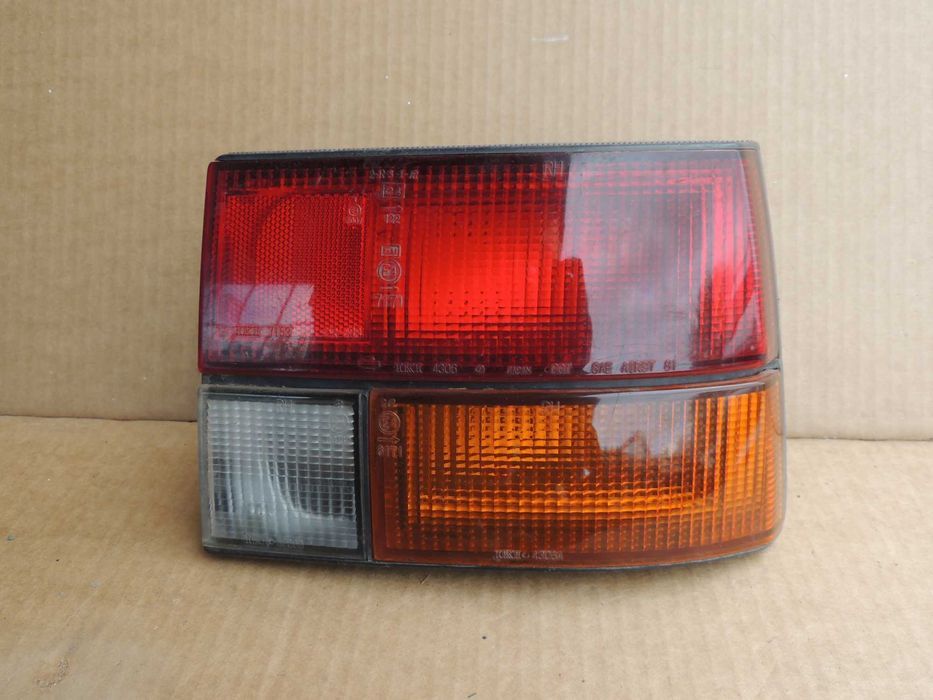 Lampa tył tylna europejska prawa Nissan Micra K10 82,83,84,85,86,87,88