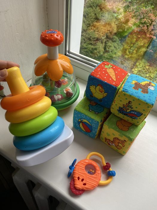 ЛОТ Іграшки для малюків . Розвиваючі іграшки