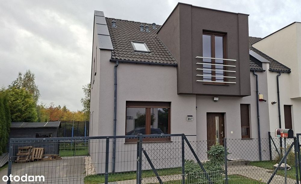 Sprzedam nowoczesny dom w zabudowie bliźniaczej w Skórzewie k/Poznania