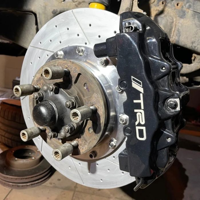 Продам комплект гальм брембо Toyota land cruiser (tlc) 100 , 200 ,300.