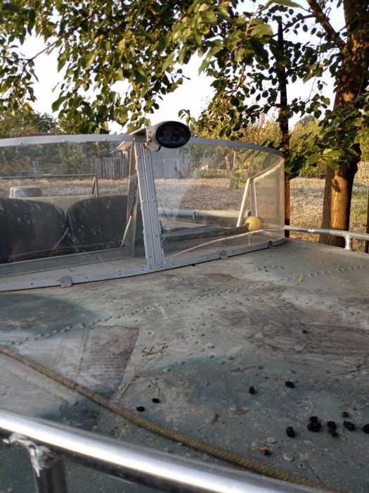 Катер з мотором Віхрь -30 електро.