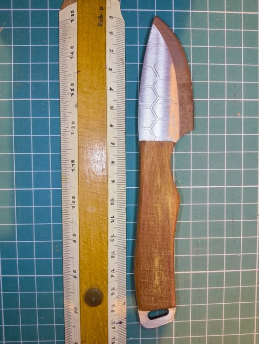 Nóż bushcraft survival